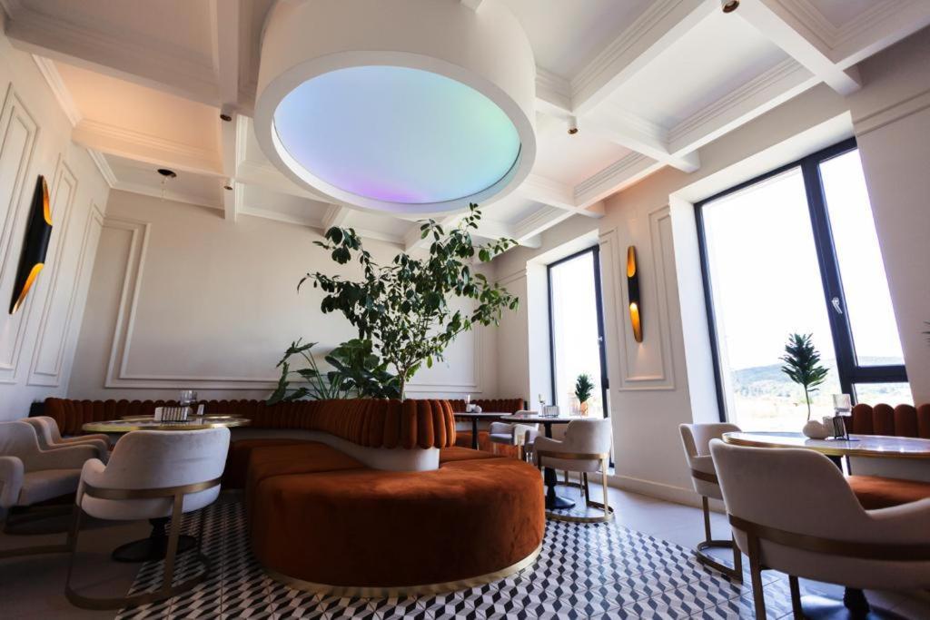 The Berg'S 10 Hotell Ocna Mures Exteriör bild