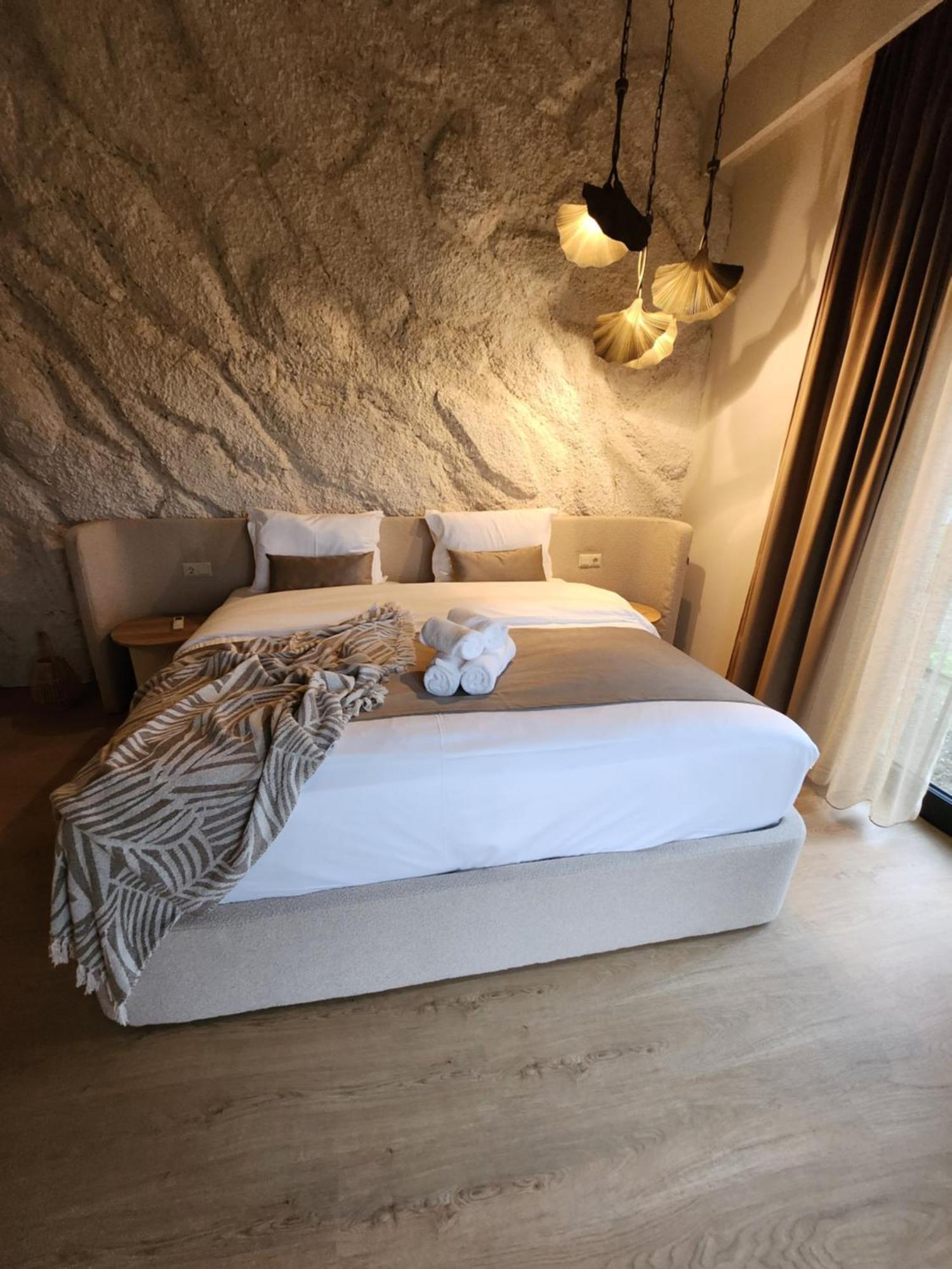 The Berg'S 10 Hotell Ocna Mures Exteriör bild